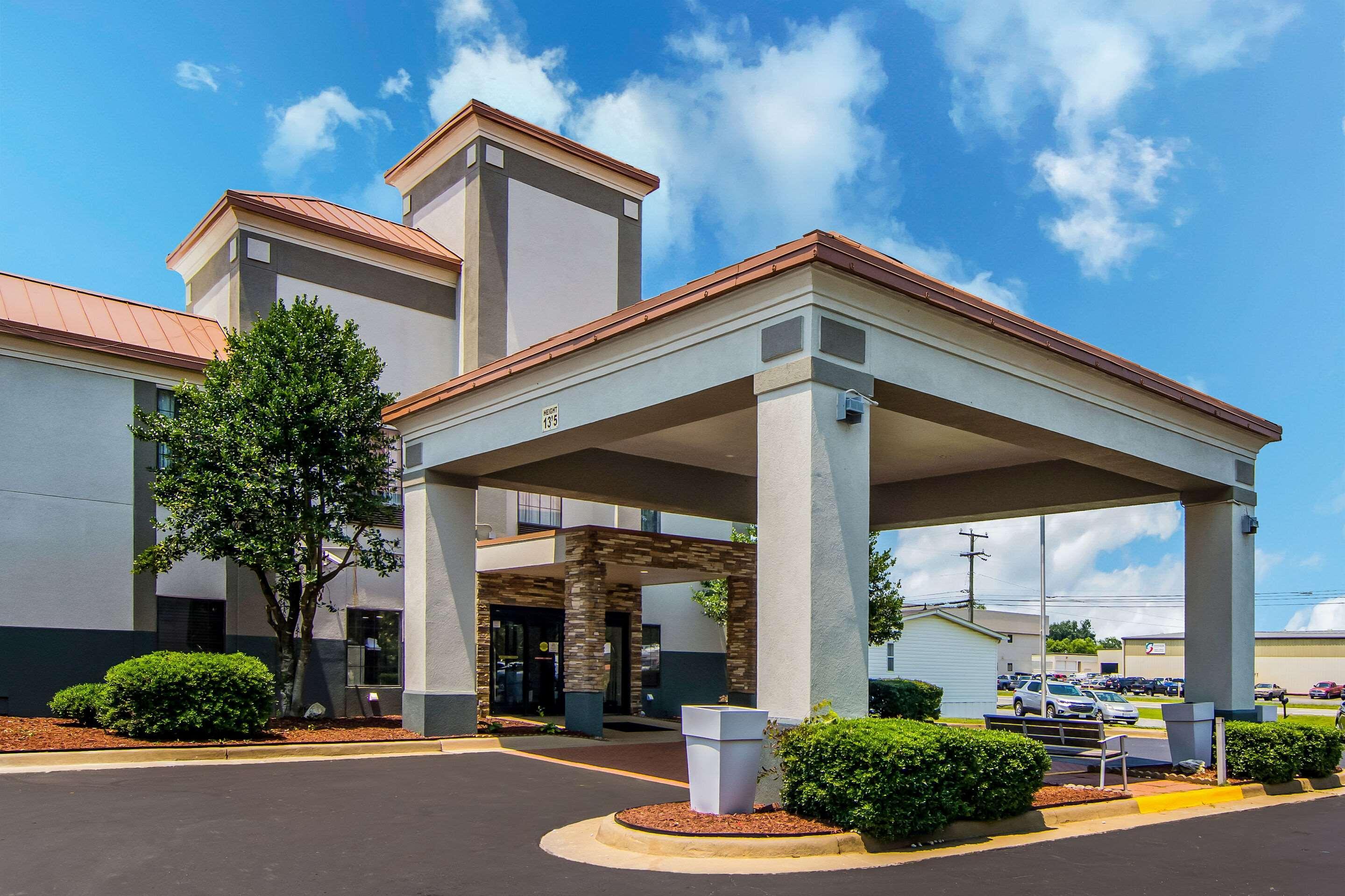 Clarion Pointe South Boston - Danville East מראה חיצוני תמונה